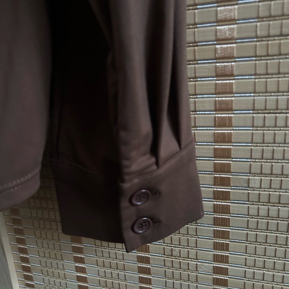 NWOT HALARA size M Crossover Long Sleeve Work Shirt - Picture 11 of 12